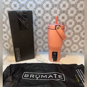 Resa 25 oz Tumbler Brumate color guava